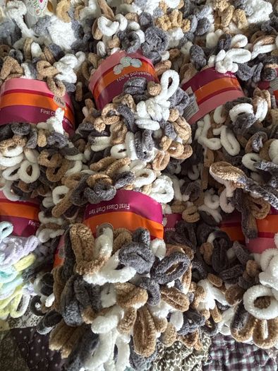 Huge bundle of finger knitting loop yarn wool 52 balls