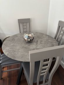 Meubles Table & Chairs