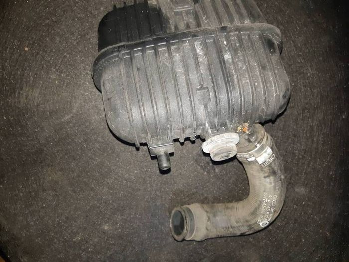 VW AUDI A4 B7 A6 C6  Intercooler Pulsation Damper 8E0129955