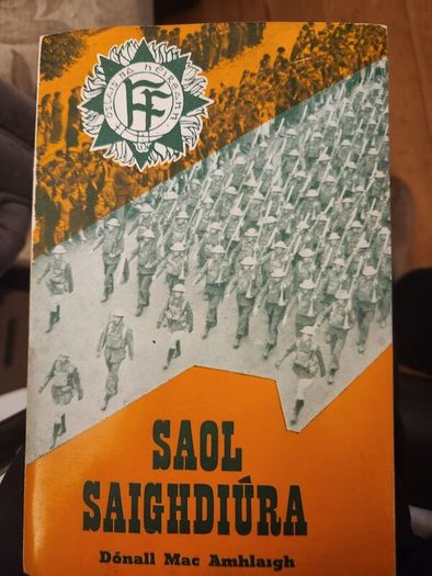 SAOL SAIGHDIURA. BY DONALL Mac Amhlaigh. First edition paperback in good condition.