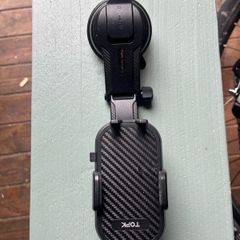 Free phone holder