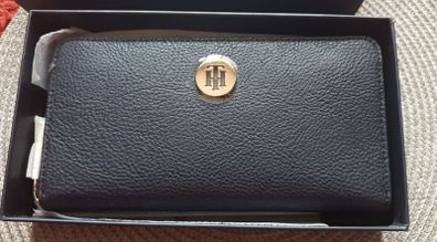 New Tommy Hilfiger Wallet