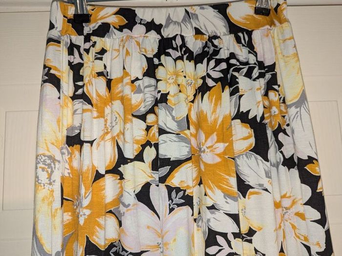 Gorgeous Noemie floral floor sweeping maxi skirt