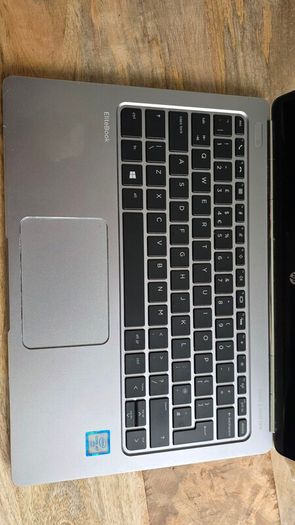hp Folio core M7 8gb 256ssd