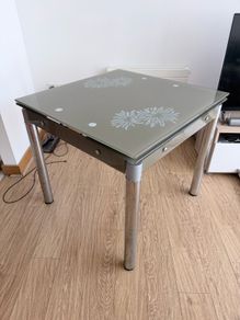 Extendable gas top table