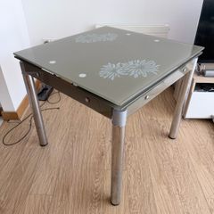 Extendable gas top table