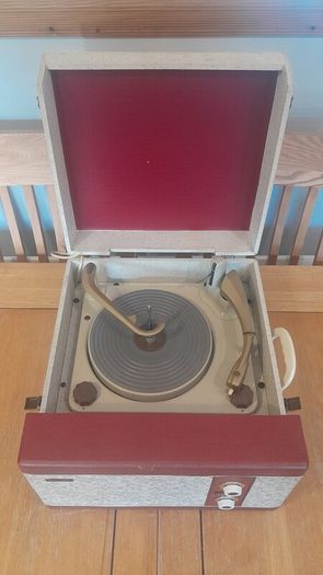 Rare 1957 Vintage Pilot Encore RC126, portable suitcase, record player. Excellent Vintage Condition. BSR 4 speed Turntable. Plays 33/3 and 45 RPM, 16's and 78's