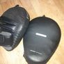 Decathalon Boxing Mitts Image 2