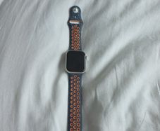 Apple Watch SE 2nd Gen (2022)