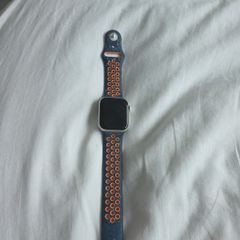Apple Watch SE 2nd Gen (2022)
