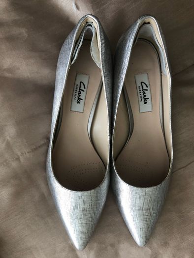 Ladies Clark's silver shoe