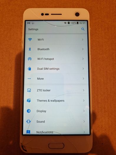 ZTE BLADE V8, 3GB Ram, 32 GB HDD, excellent Battery, 2 cracks on screen, doesn't affect operation