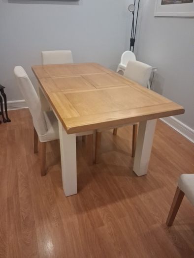 Extendable kitchen table and 6 chairs