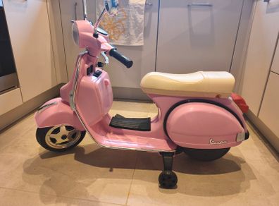 Excellent condition Vespa 12V Electric Ride On Motorbike Pink