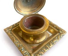 Victorian period ink well