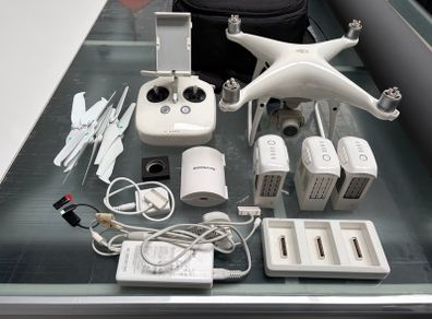DJI Phantom 4 Pro Drone  Excellent Condition 3 Batteries