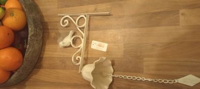 shabby chic Bell
