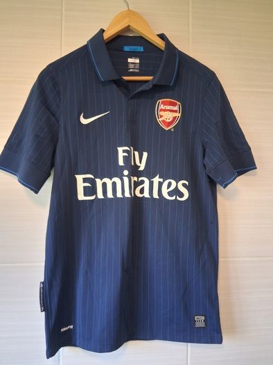 Arsenal Jersey. Official Nike Arsenal Mens Away Jersey From Season 2009/2010. Authentic Original From The Time. Not A Modern Day Remake.  Collect In Dublin Or Receive Via Post.