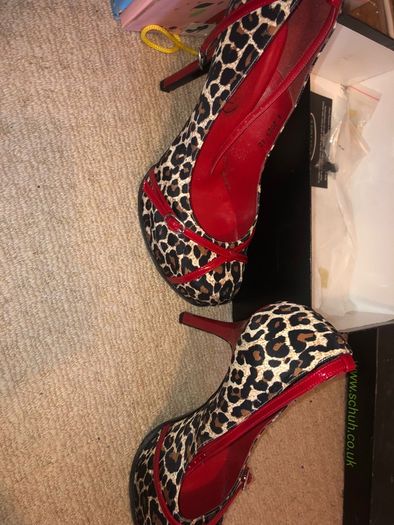 Ladies shoes