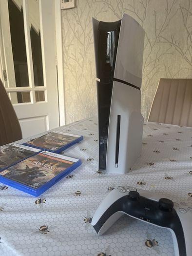 PS5 Disc Edition + Controller + Games