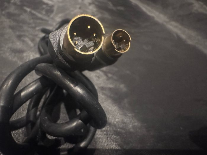 s video din cable
