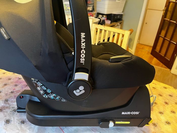 maxi cosi cabriofix and base