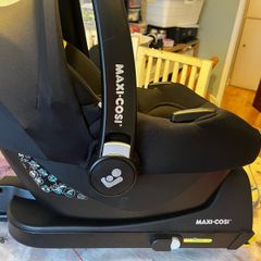 maxi cosi cabriofix and base