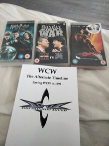 Wwe The Monday night war umd psp+ book