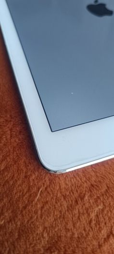 Two iPads Air 2 64GB