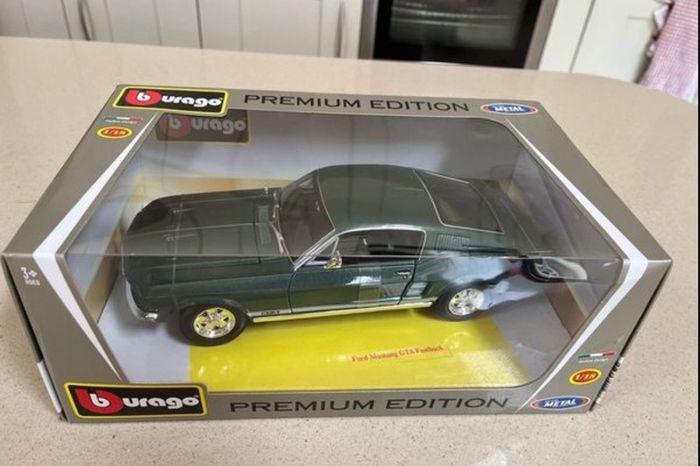Ford Mustang GTA Fastback 1:18 Burago Rare