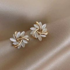 Gold plated/opal earrings