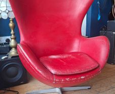 Arne Jacobsen replica Egg Chair in red