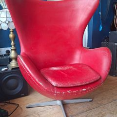 Arne Jacobsen replica Egg Chair in red
