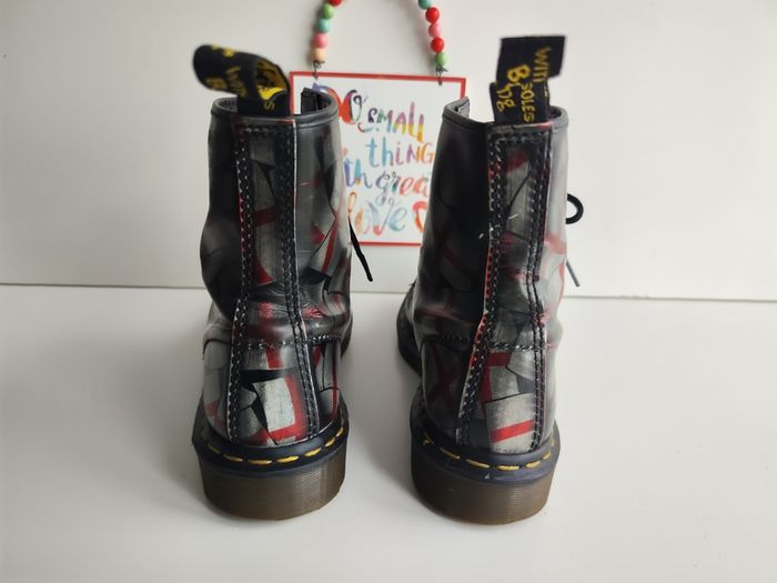 Dr Martens Union Jack 1460 8 eye black red leather boots England uk7