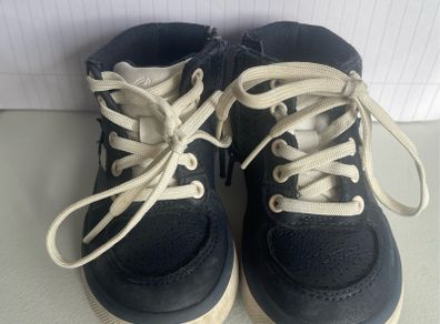 Clarkes baby shoes size 22