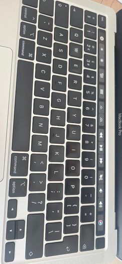 MacBook pro 16,3 model 13.3 2020 16gb