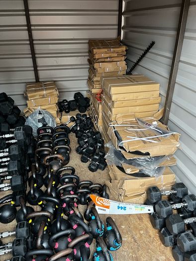 Hex rubber dumbbells & cast iron kettlebells