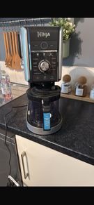New ninja creami deluxe, never used and just sits as an ornament, works perfectly and comes with the 3 ice cream containers