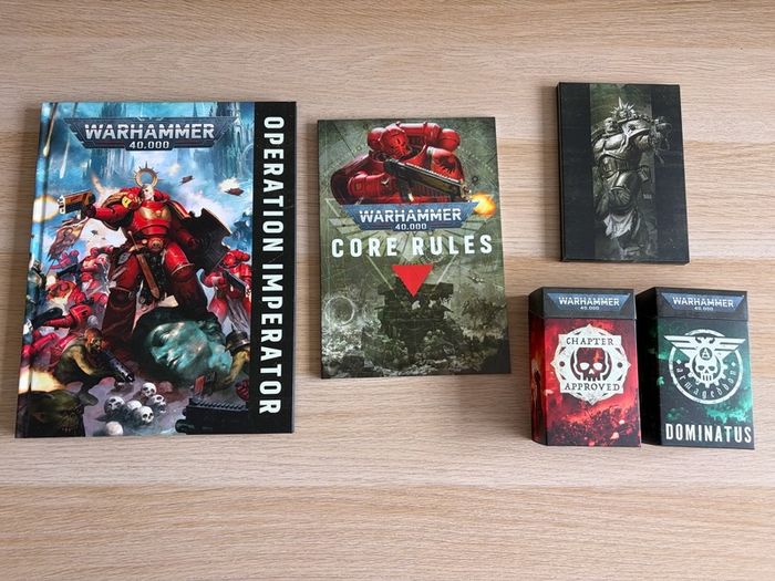 Warhammer 40K core rules and booklets that are included in Armageddon box