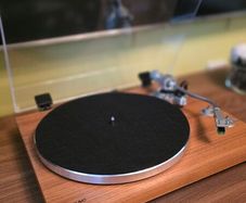 TEAC turntable TN 400 BT