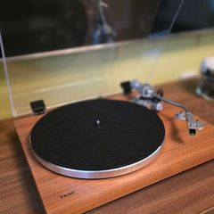 TEAC turntable TN 400 BT
