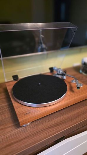 TEAC turntable TN 400 BT