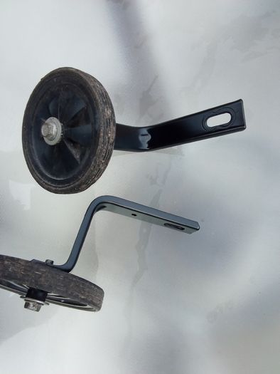 Child's Bike Stabilizer Set.