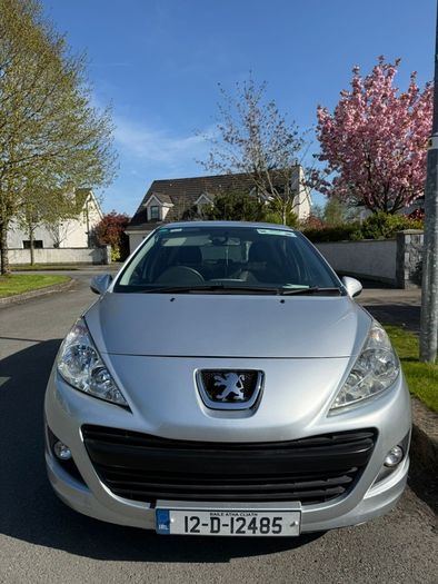 peugoet 207 1.4 16v 2012