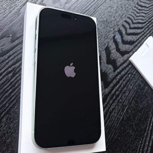 Iphone 15 + 5 cases