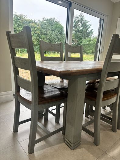 Kitchen table