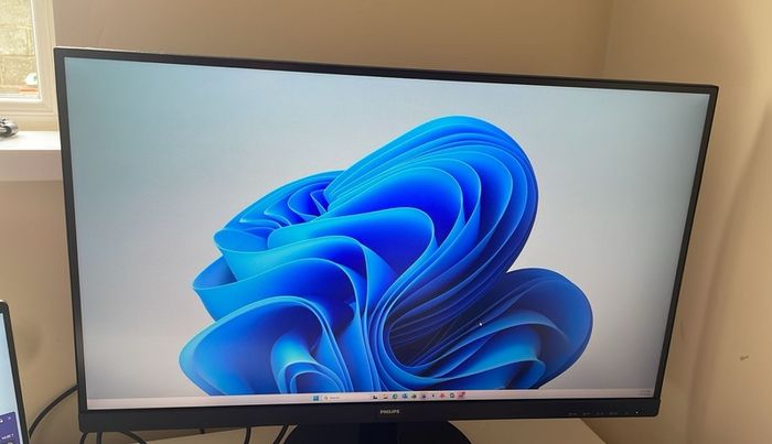 PHILIPS 27 Inch QHD Monitor in Excellent Condition