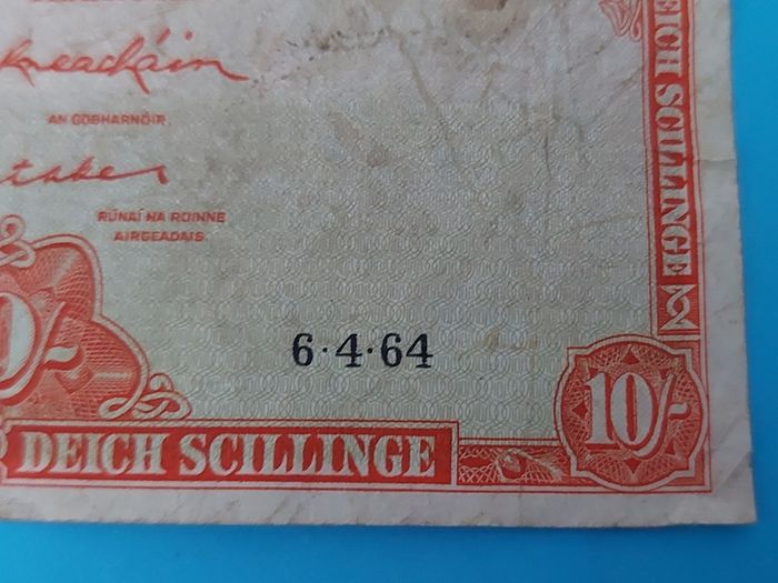 Irish 1964 Lavery ten shilling banknote in Fine  condition