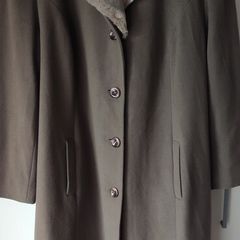 Eastex Wool & 20% Cashmere Coat with Detachable Fur. Size 20