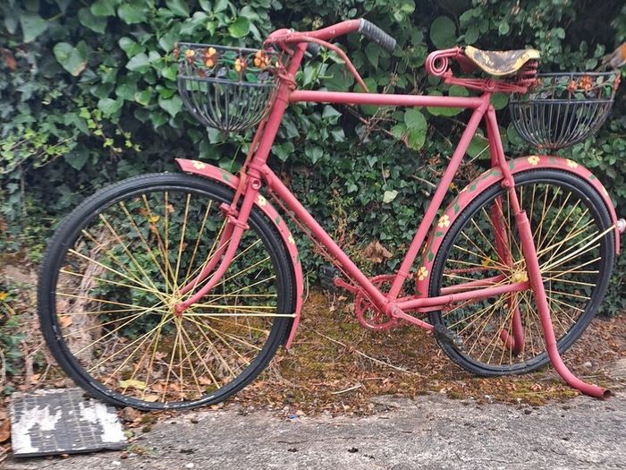 garden ornament bicycle